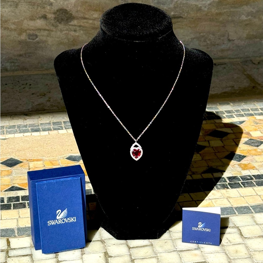 Swarovski necklace. Ruby crystal heart.